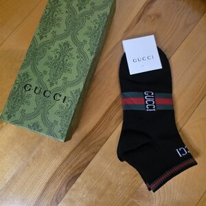 New Luxury Desigber Style Crew Socks Black